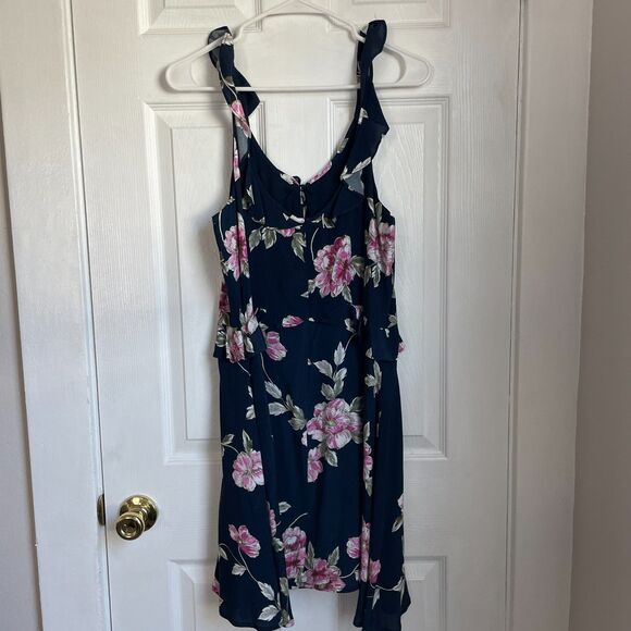 Cupcakes and cashmere loraine dress from revolve size 10 floral READ - Picture 1 of 8